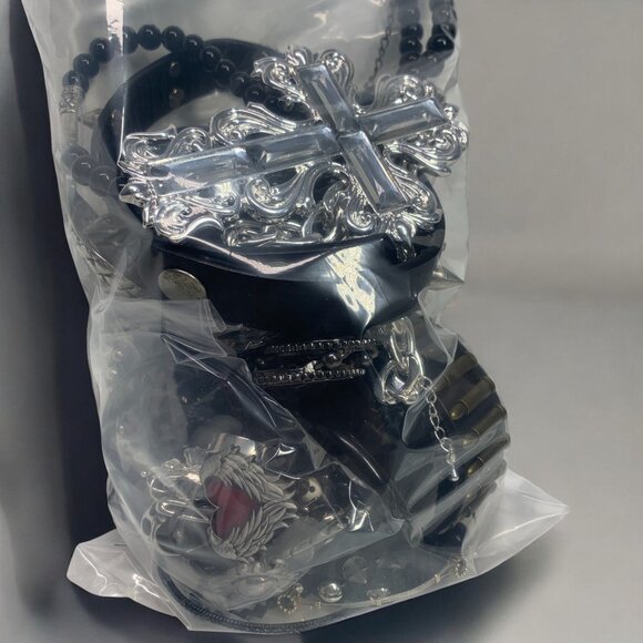 Halloween Themed Jewelry Bundle 30-Piece Set With Necklaces Bracelets Earrings - Picture 8 of 8